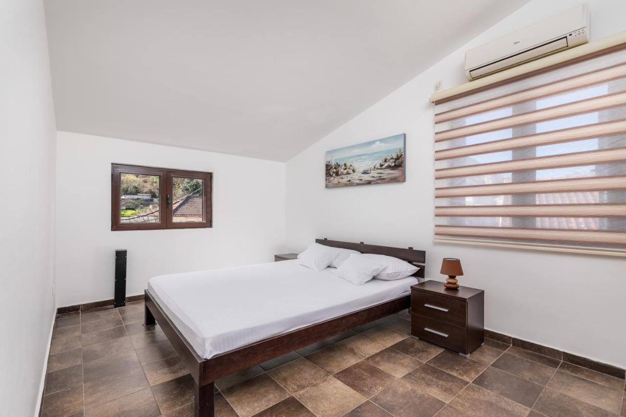 Apartments Pajovic Котор Екстер'єр фото